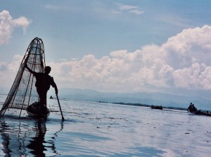 Pêcheur Intha sur le lac Inlé