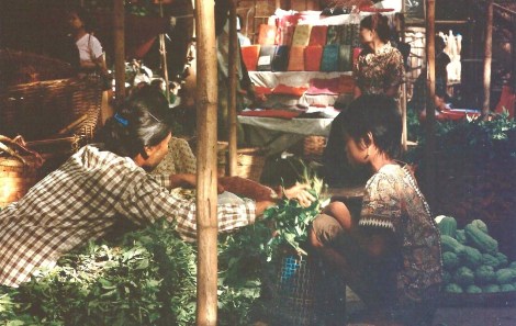 Marché birman 2 (octobre 2005)