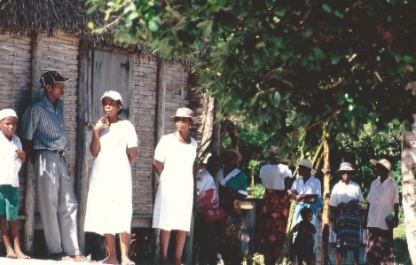 Cérémonie à Vinavao, Cap Masoala (Madagascar, octobre 2006)