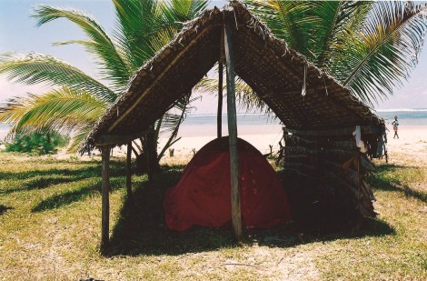 Camping à Antanjokatafana, Madagascar (octobre 2006)